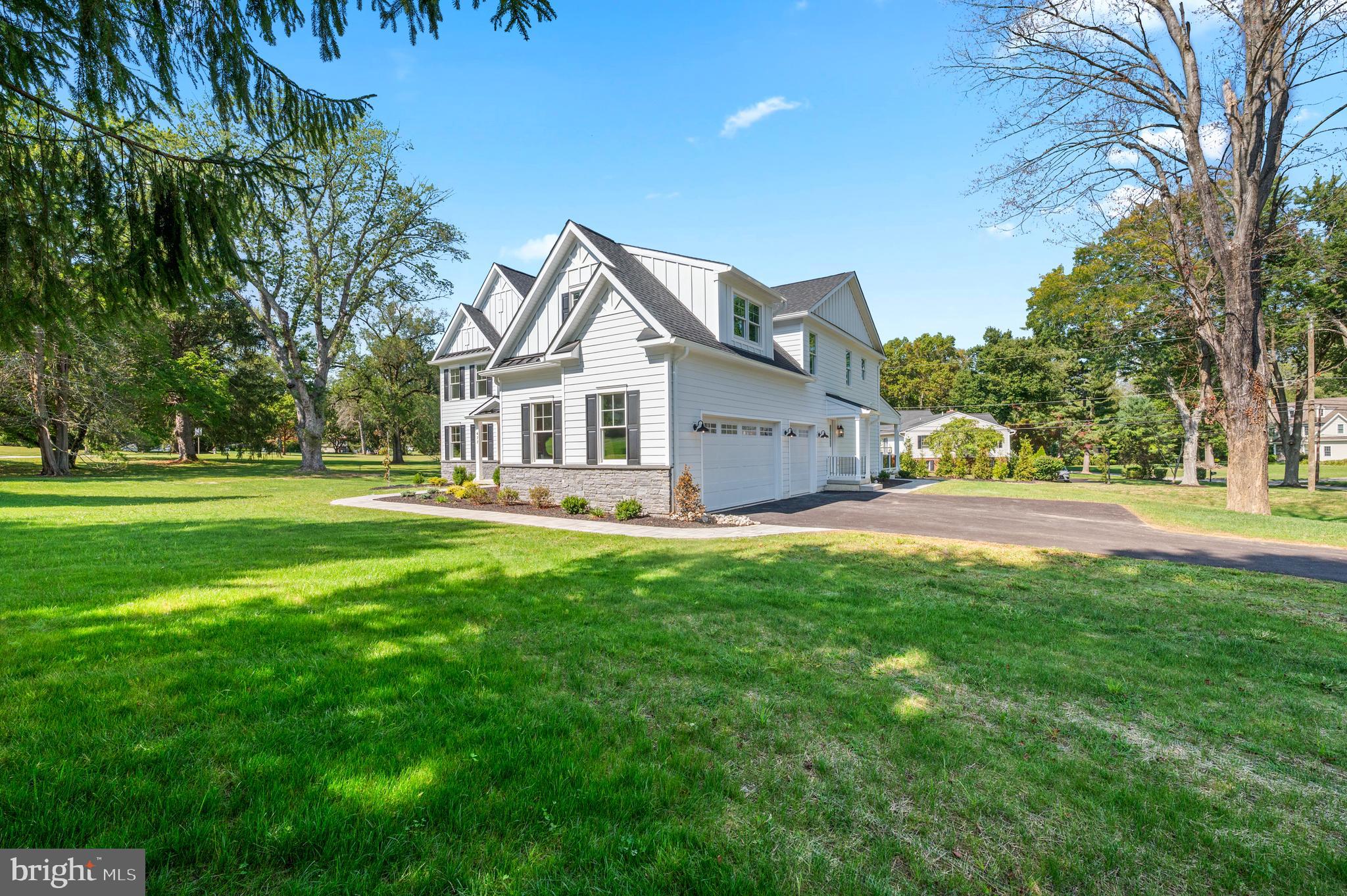 477 BLACK SWAN LANE