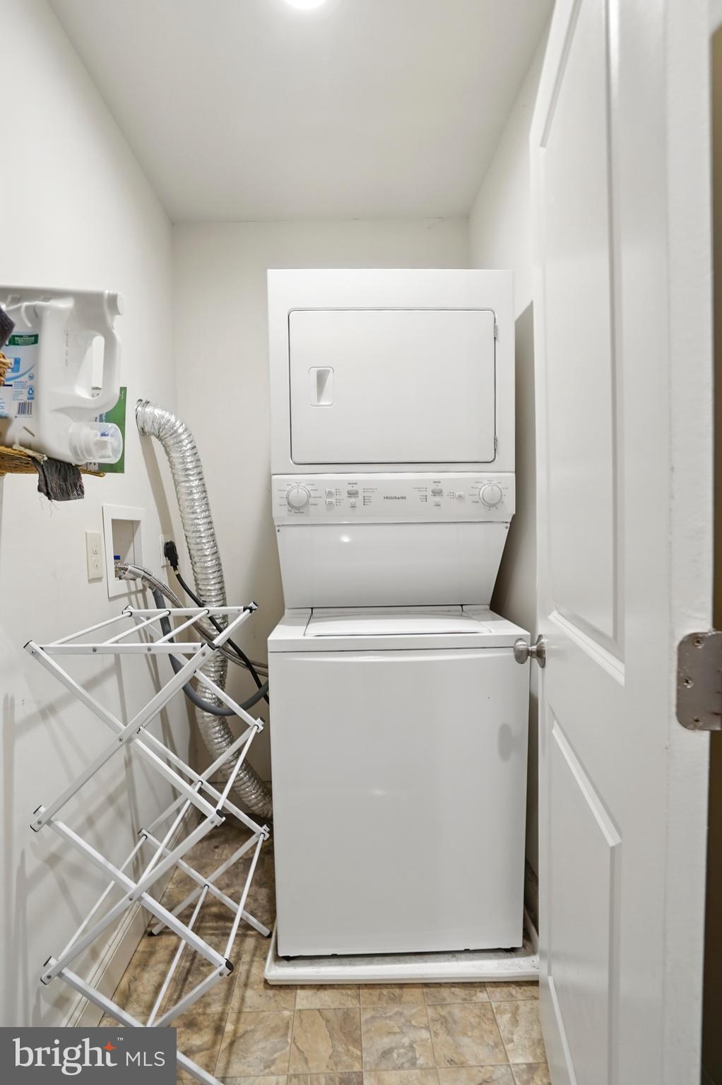 CHARLES VILLAGE - Residential Lease