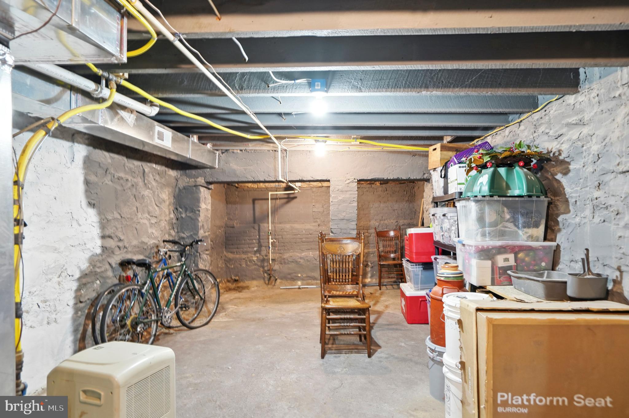 CHARLES VILLAGE - Residential Lease