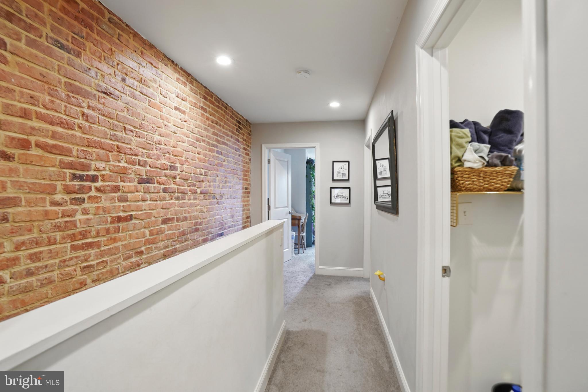 CHARLES VILLAGE - Residential Lease