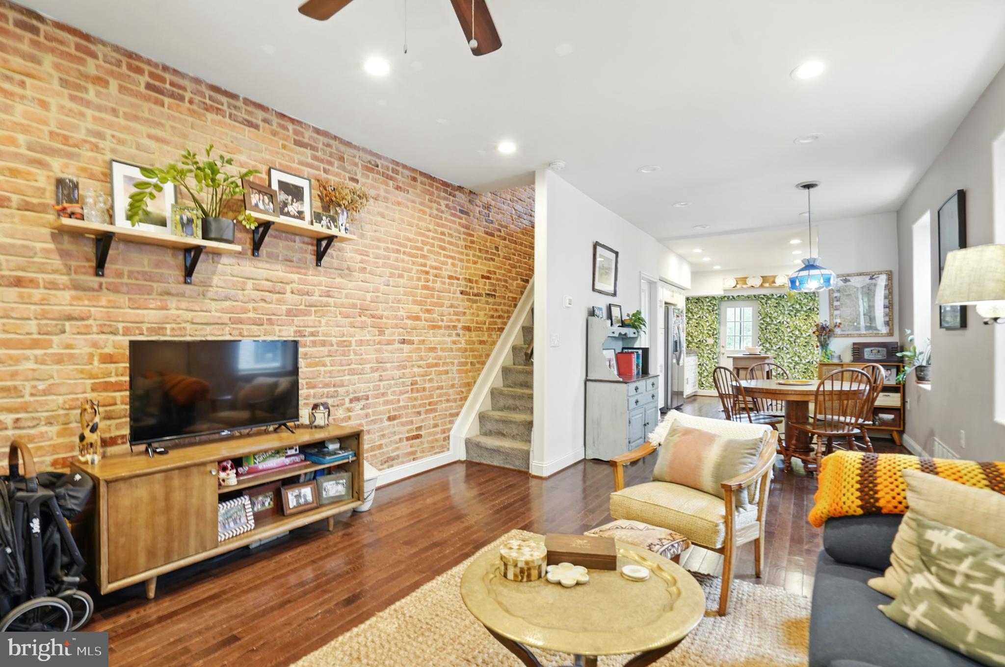 CHARLES VILLAGE - Residential Lease