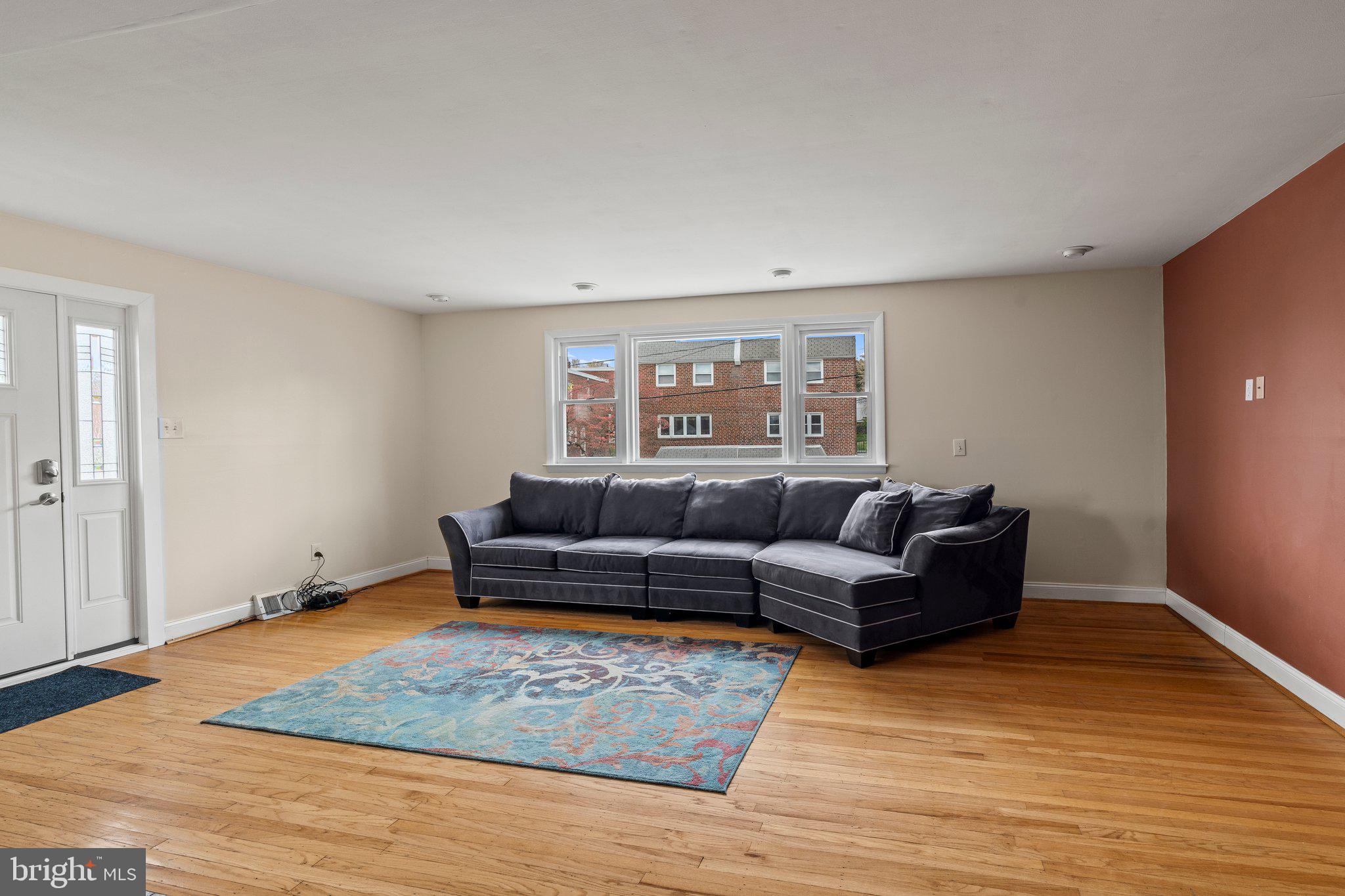 ROXBOROUGH - Residential