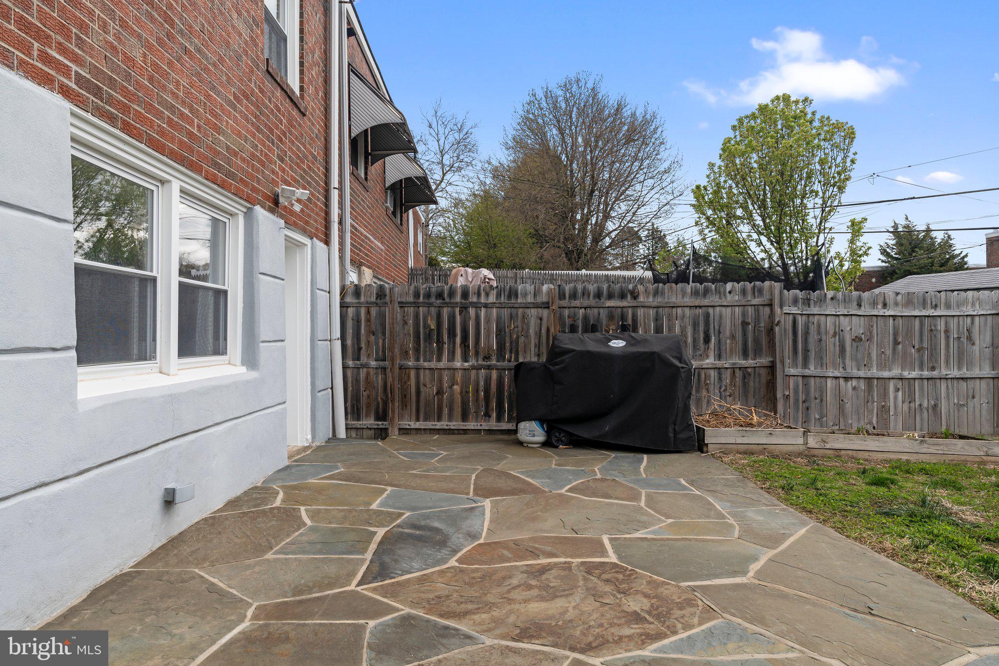 ROXBOROUGH - Residential