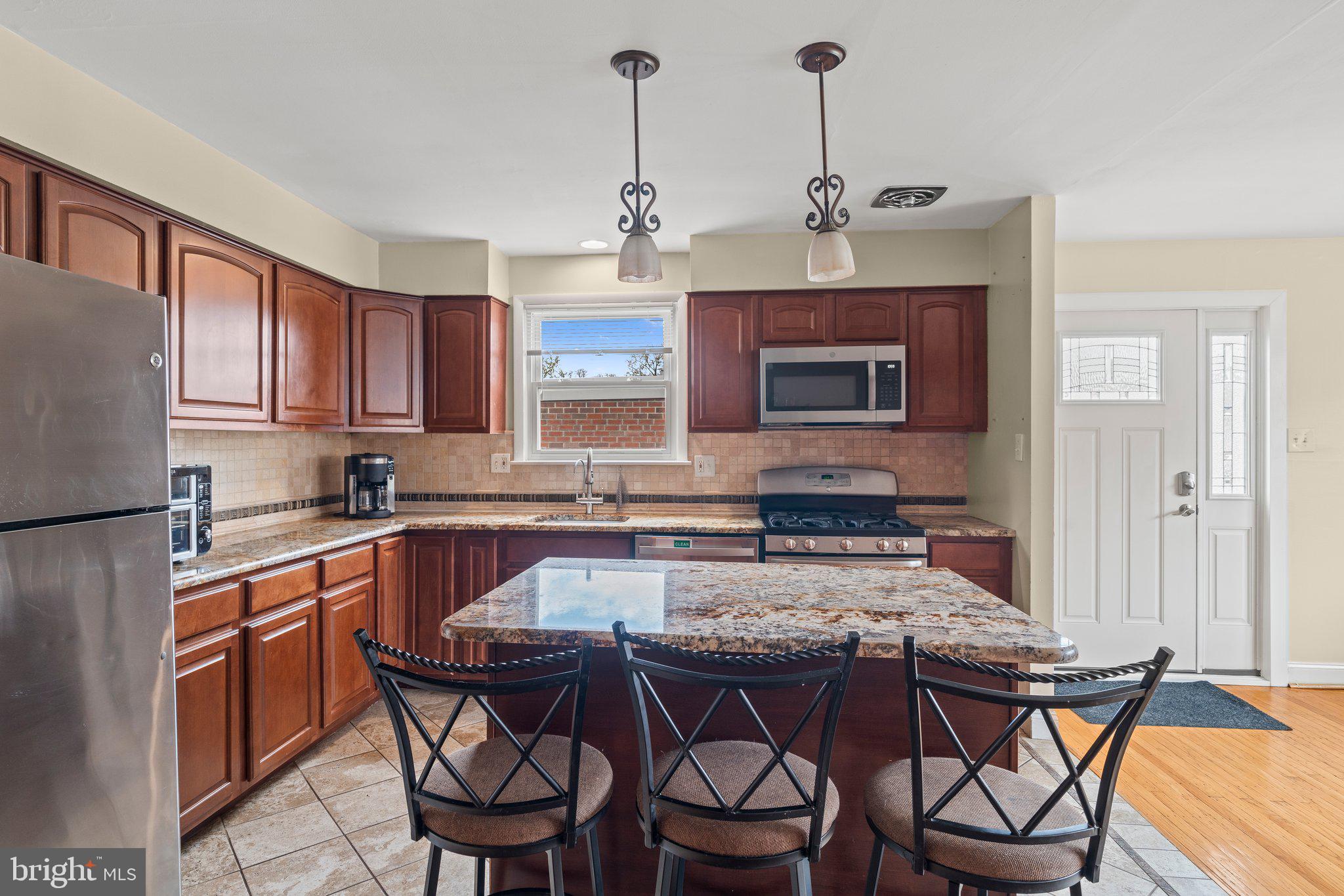 ROXBOROUGH - Residential