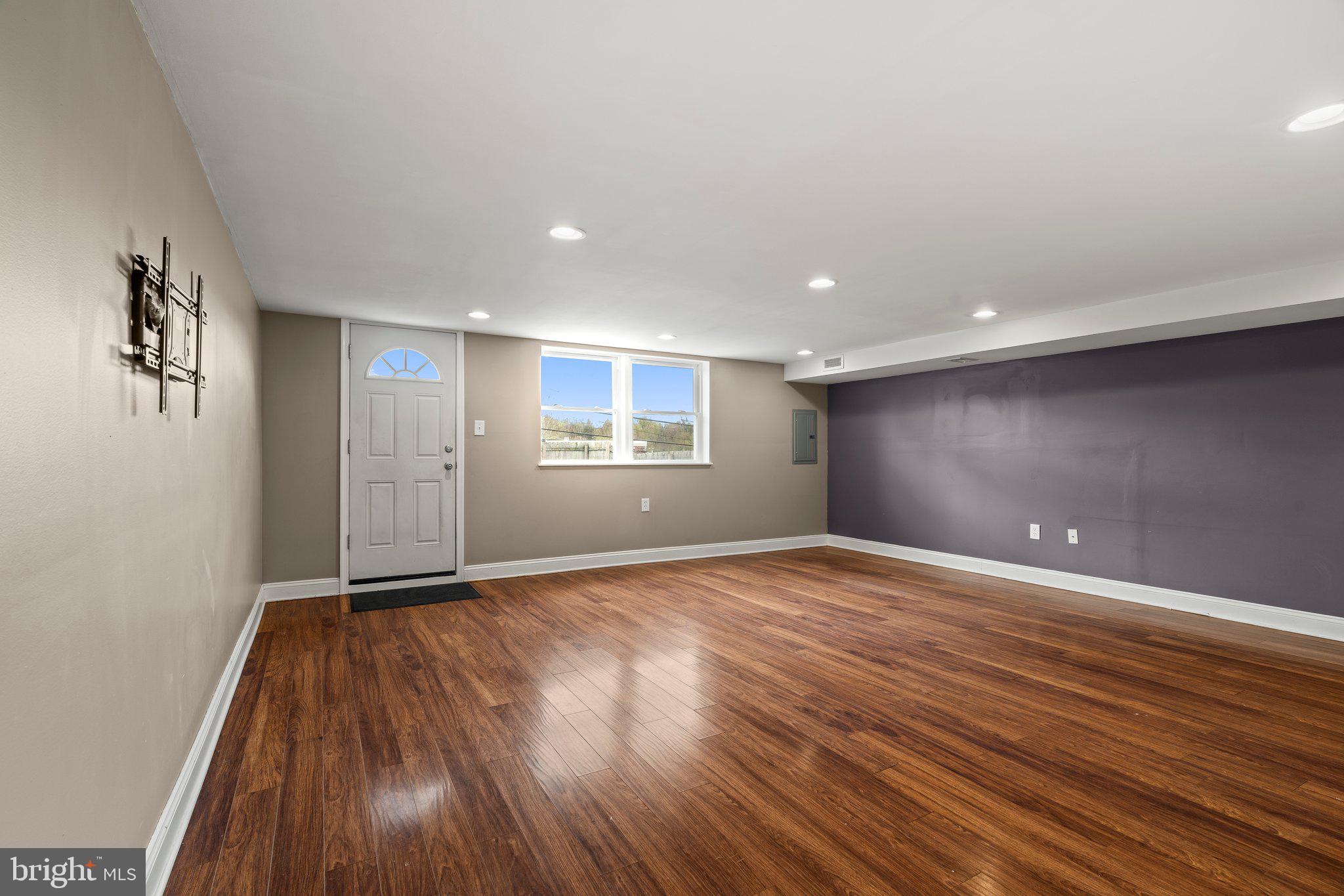 ROXBOROUGH - Residential