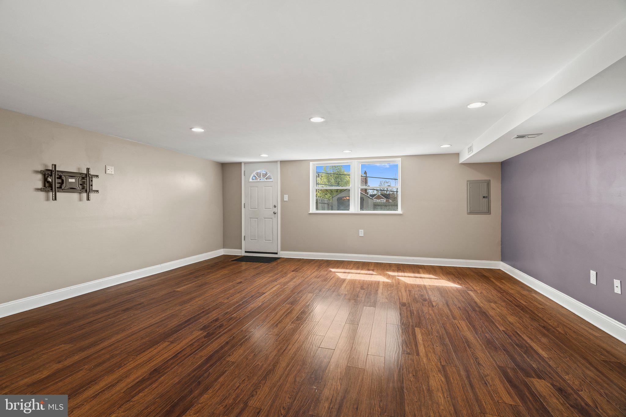 ROXBOROUGH - Residential