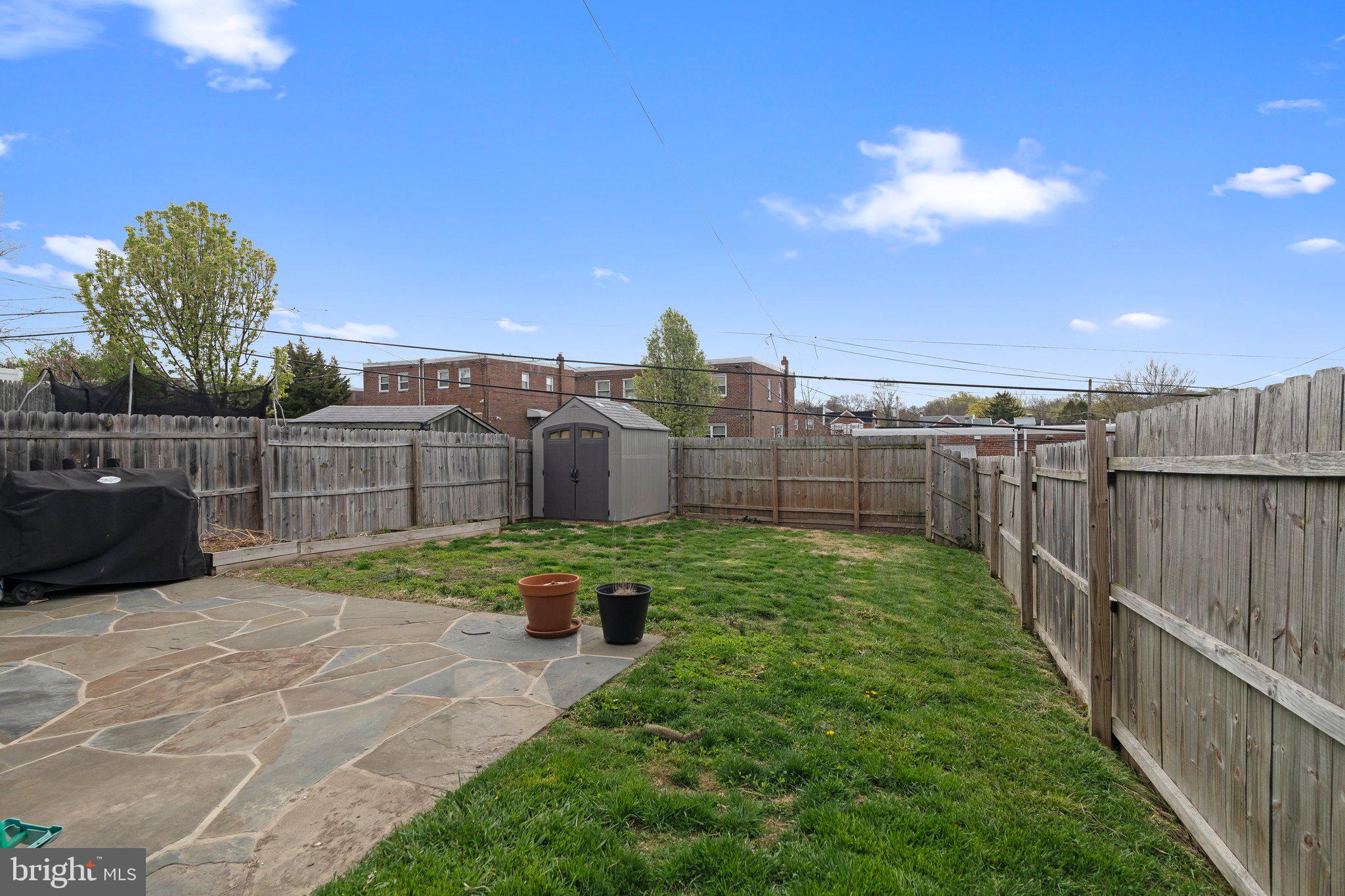 ROXBOROUGH - Residential