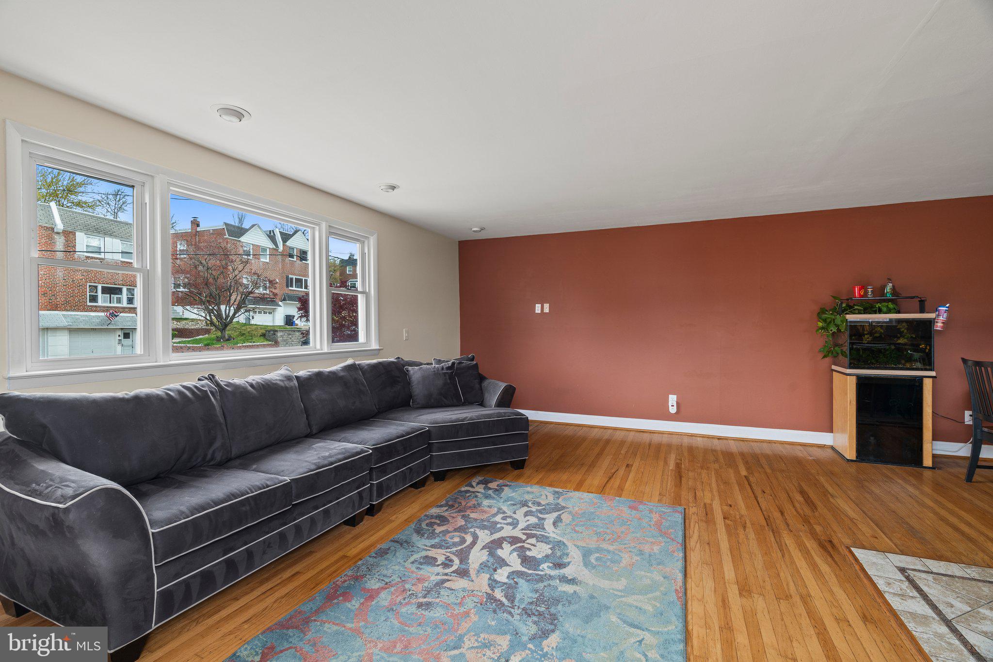 ROXBOROUGH - Residential