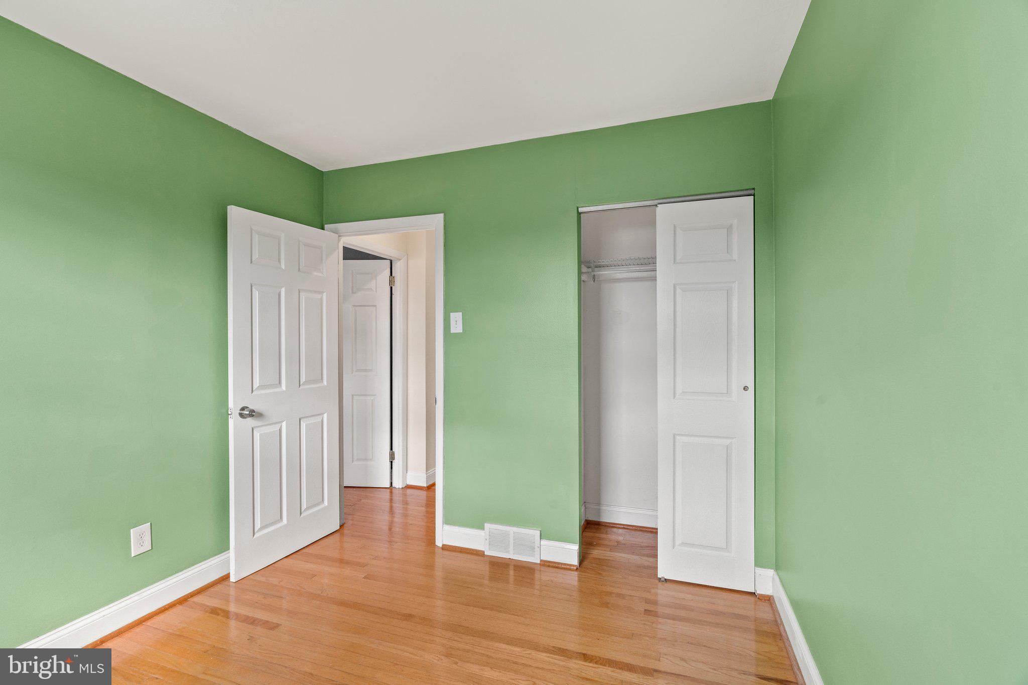 ROXBOROUGH - Residential