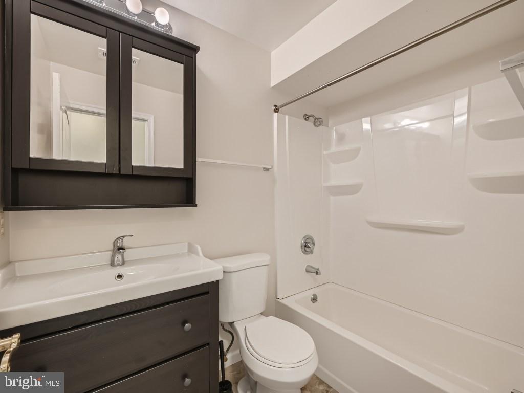 MONTGOMERY RUN - Residential Lease