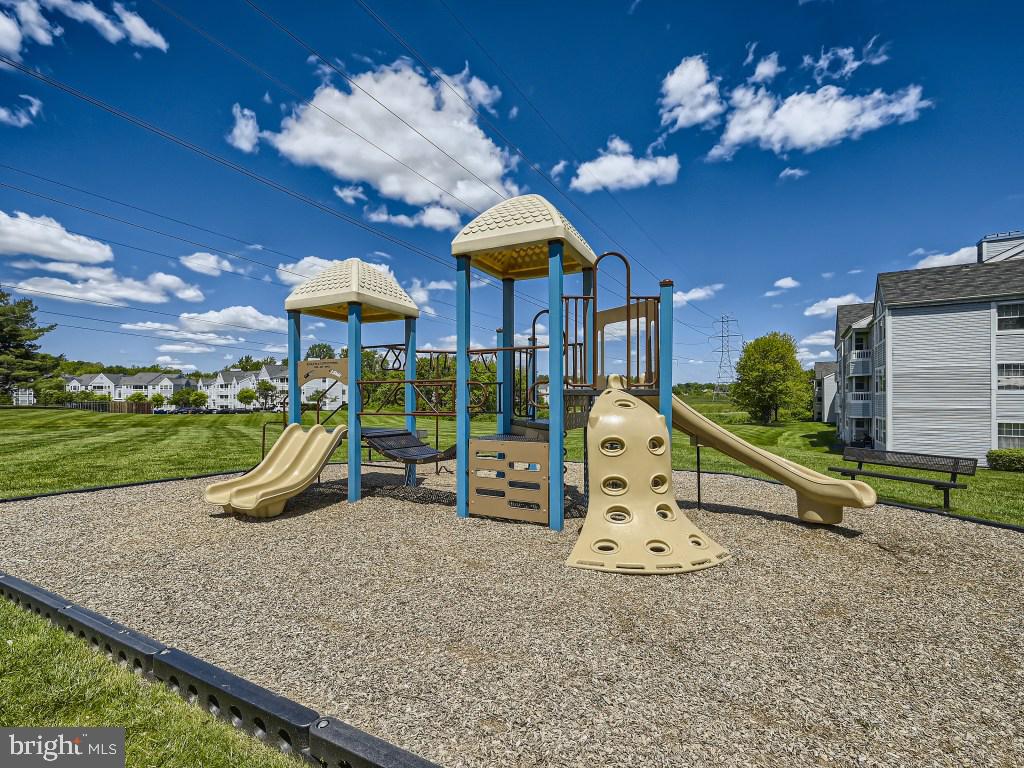 MONTGOMERY RUN - Residential Lease