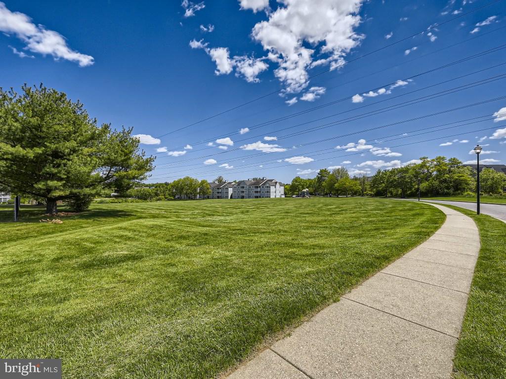 MONTGOMERY RUN - Residential Lease