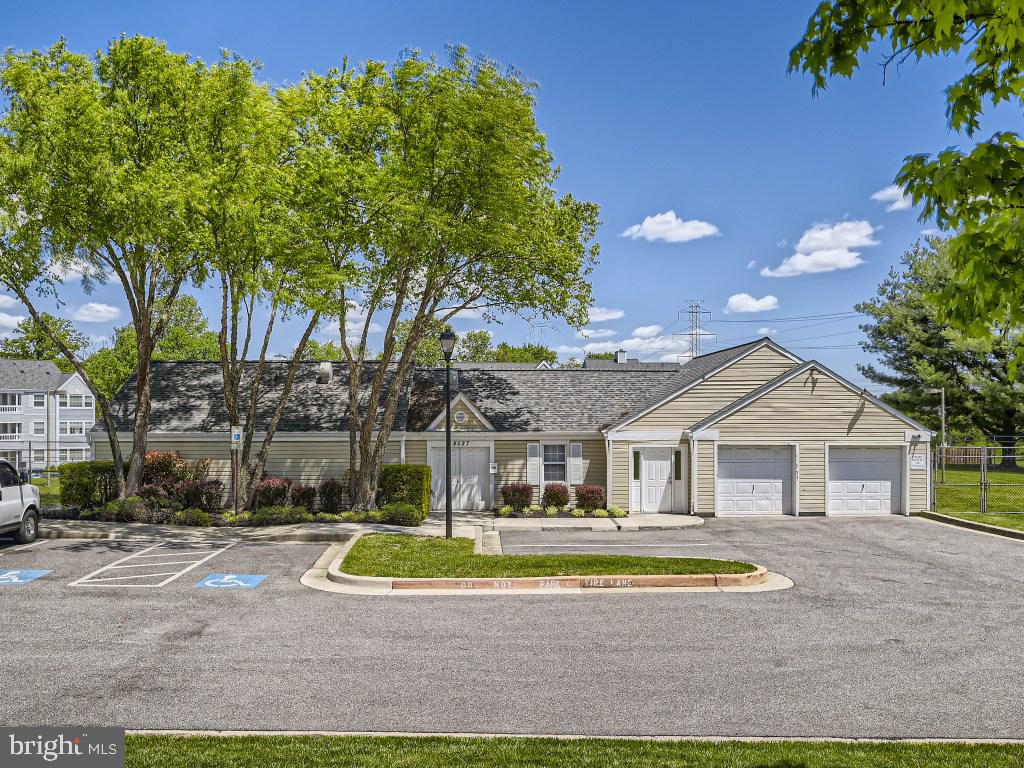 MONTGOMERY RUN - Residential Lease