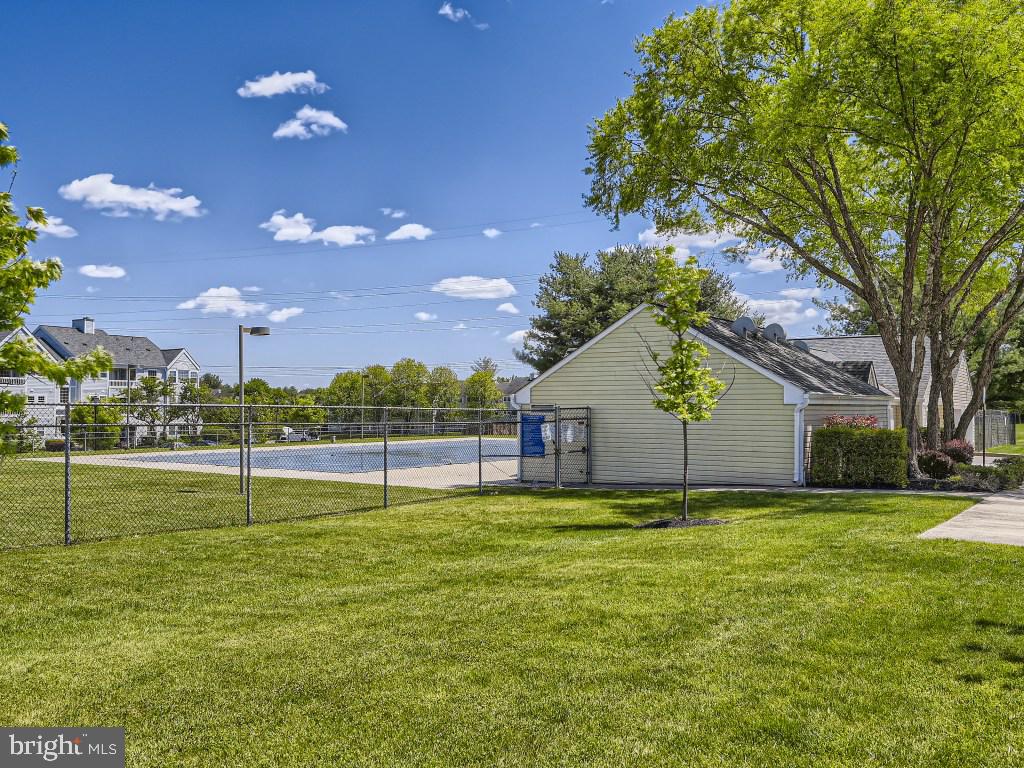 MONTGOMERY RUN - Residential Lease