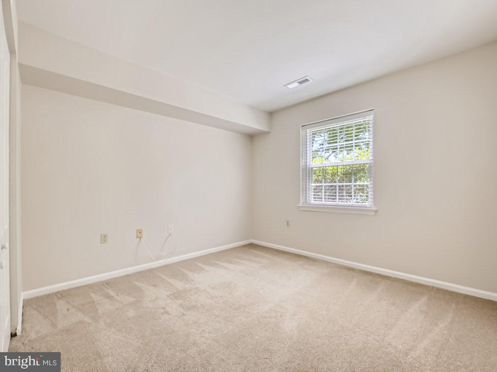 MONTGOMERY RUN - Residential Lease