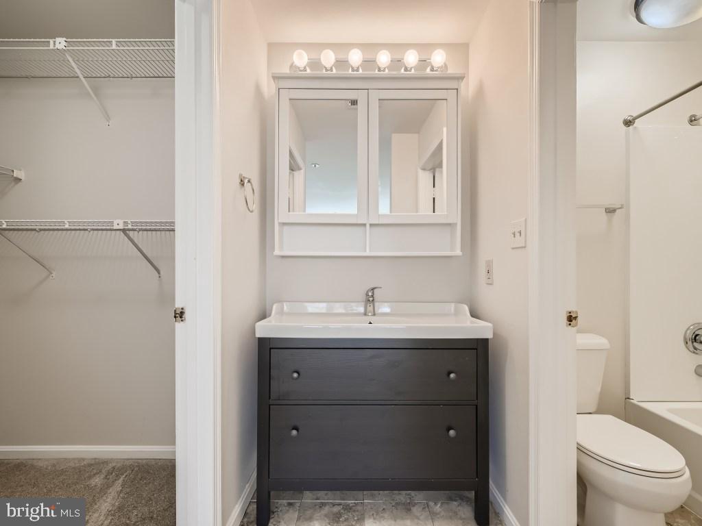 MONTGOMERY RUN - Residential Lease