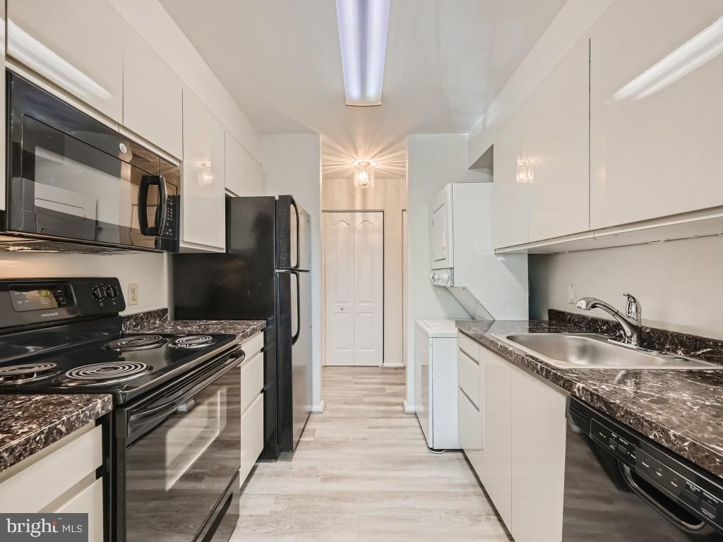 MONTGOMERY RUN - Residential Lease