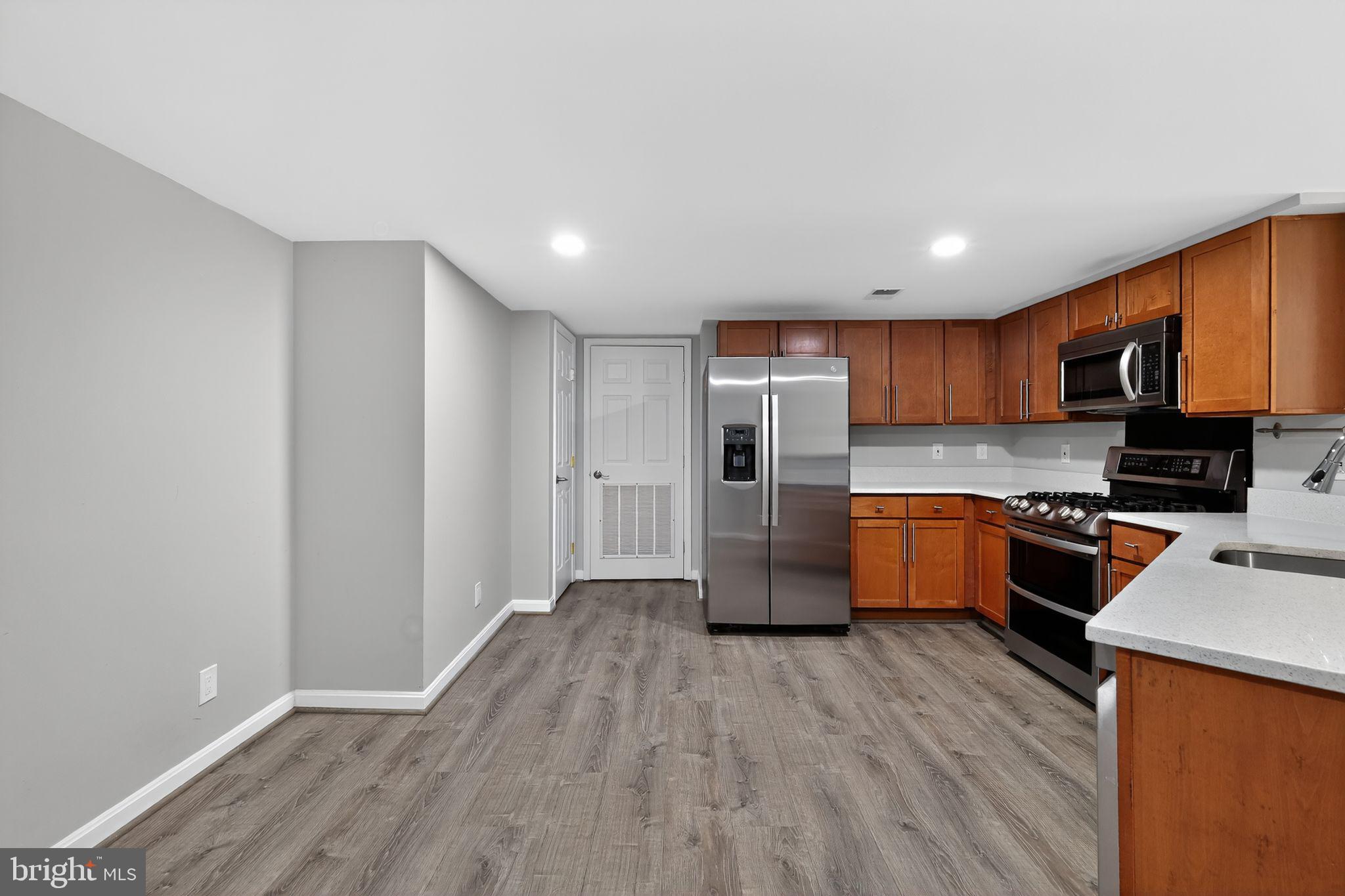 PARKSIDE AT ALEXANDRIA - Residential Lease