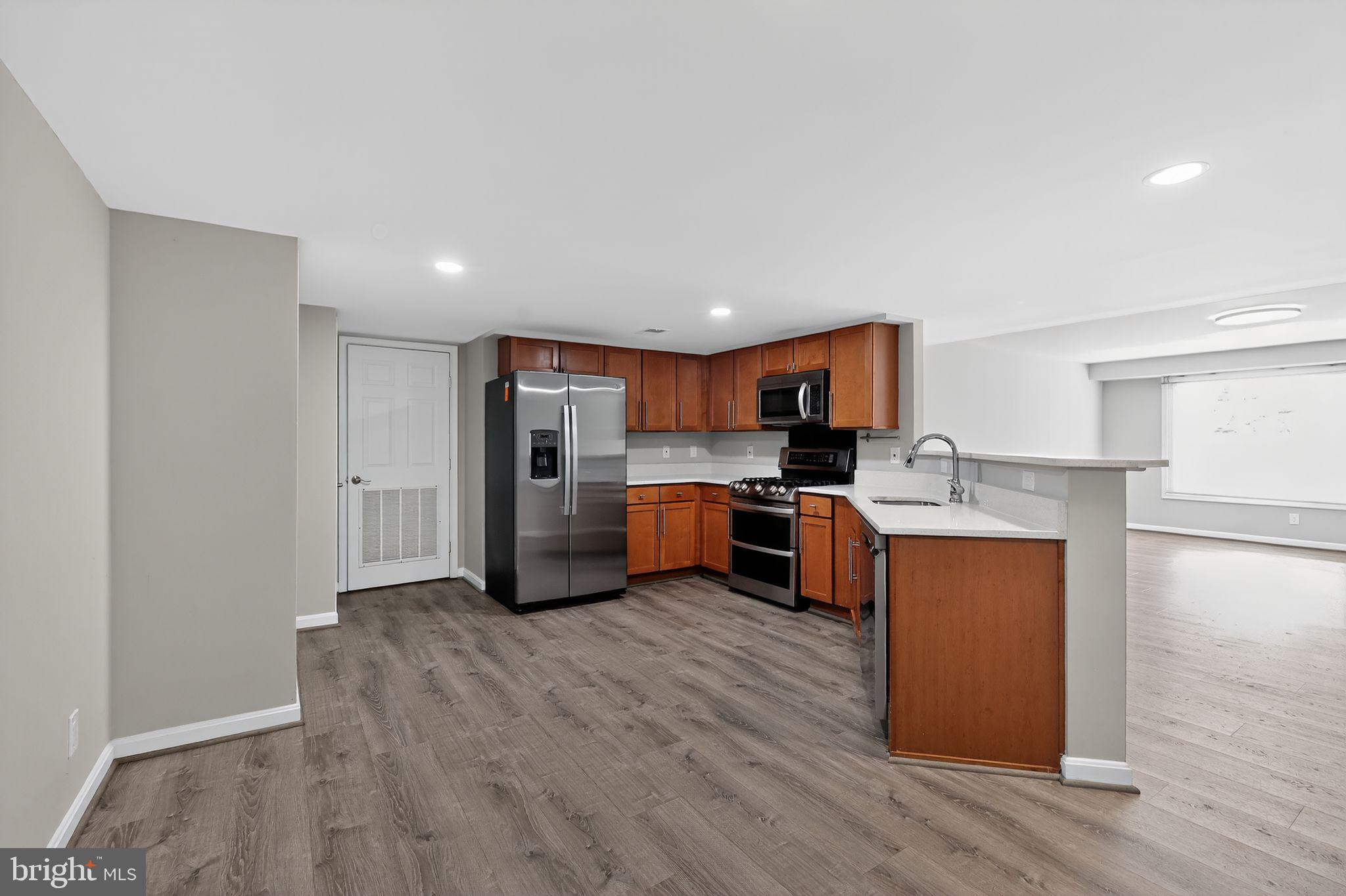 PARKSIDE AT ALEXANDRIA - Residential Lease