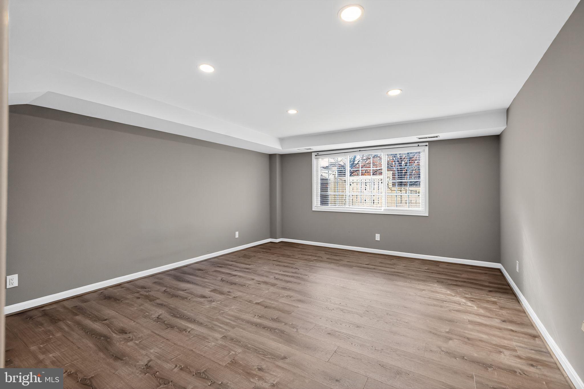 PARKSIDE AT ALEXANDRIA - Residential Lease