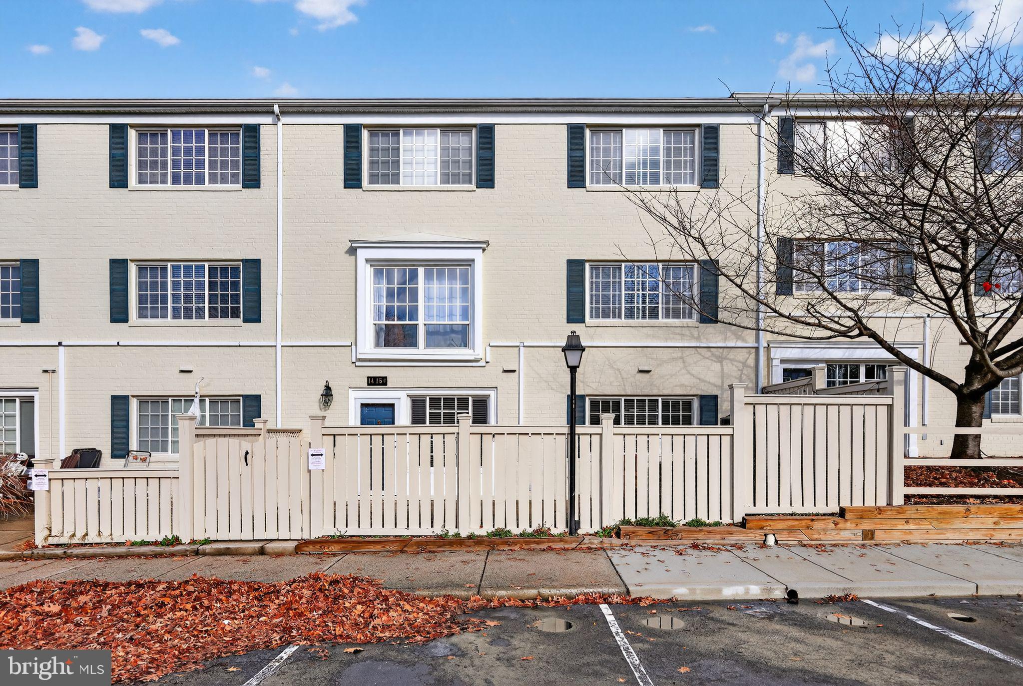 PARKSIDE AT ALEXANDRIA - Residential Lease