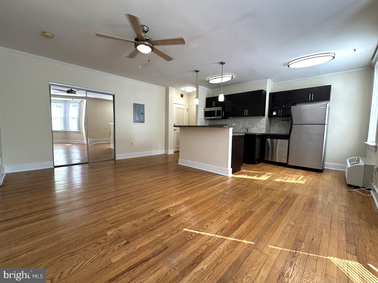 437 W SCHOOL HOUSE LANE D-06