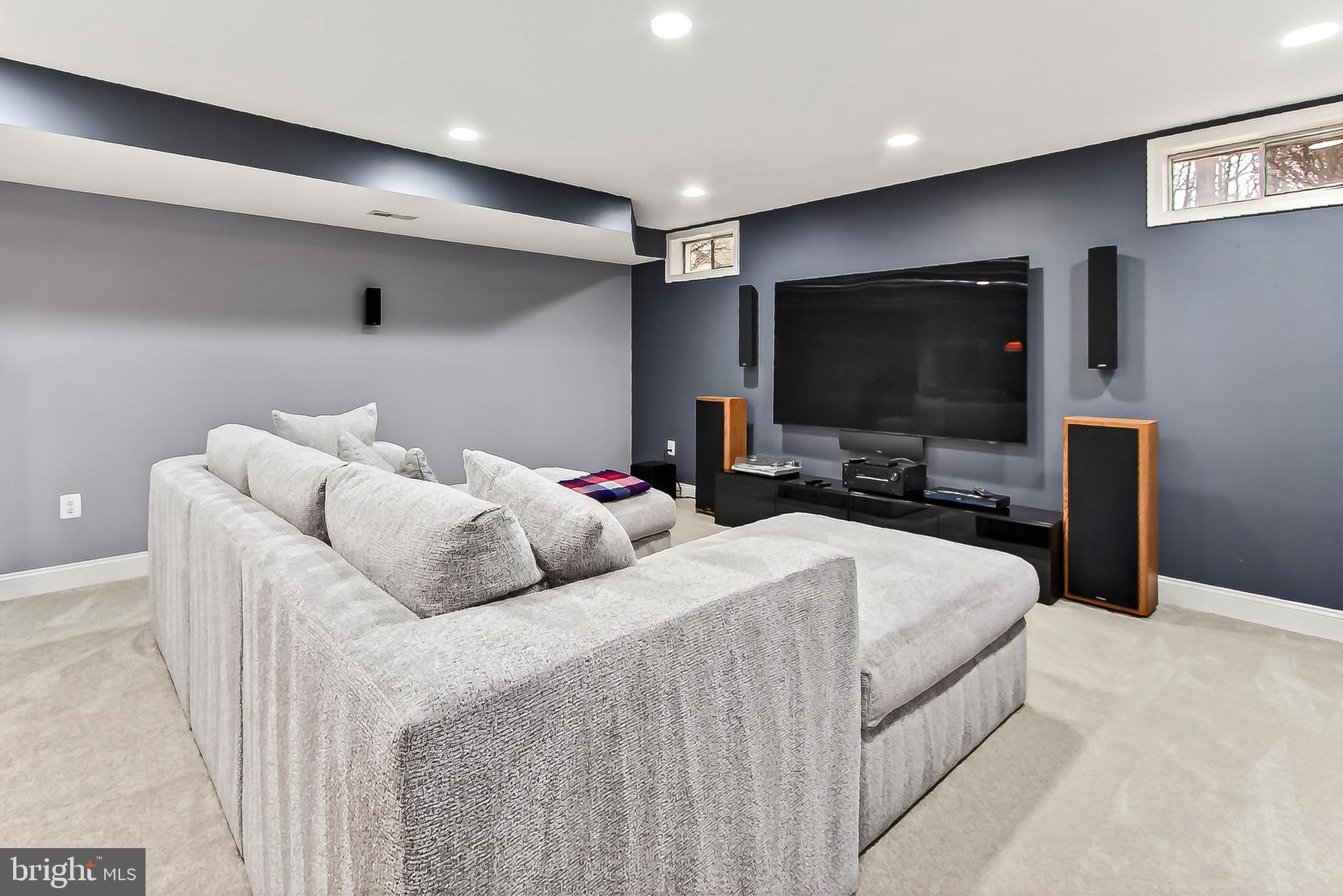 CROSSPOINTE - Residential