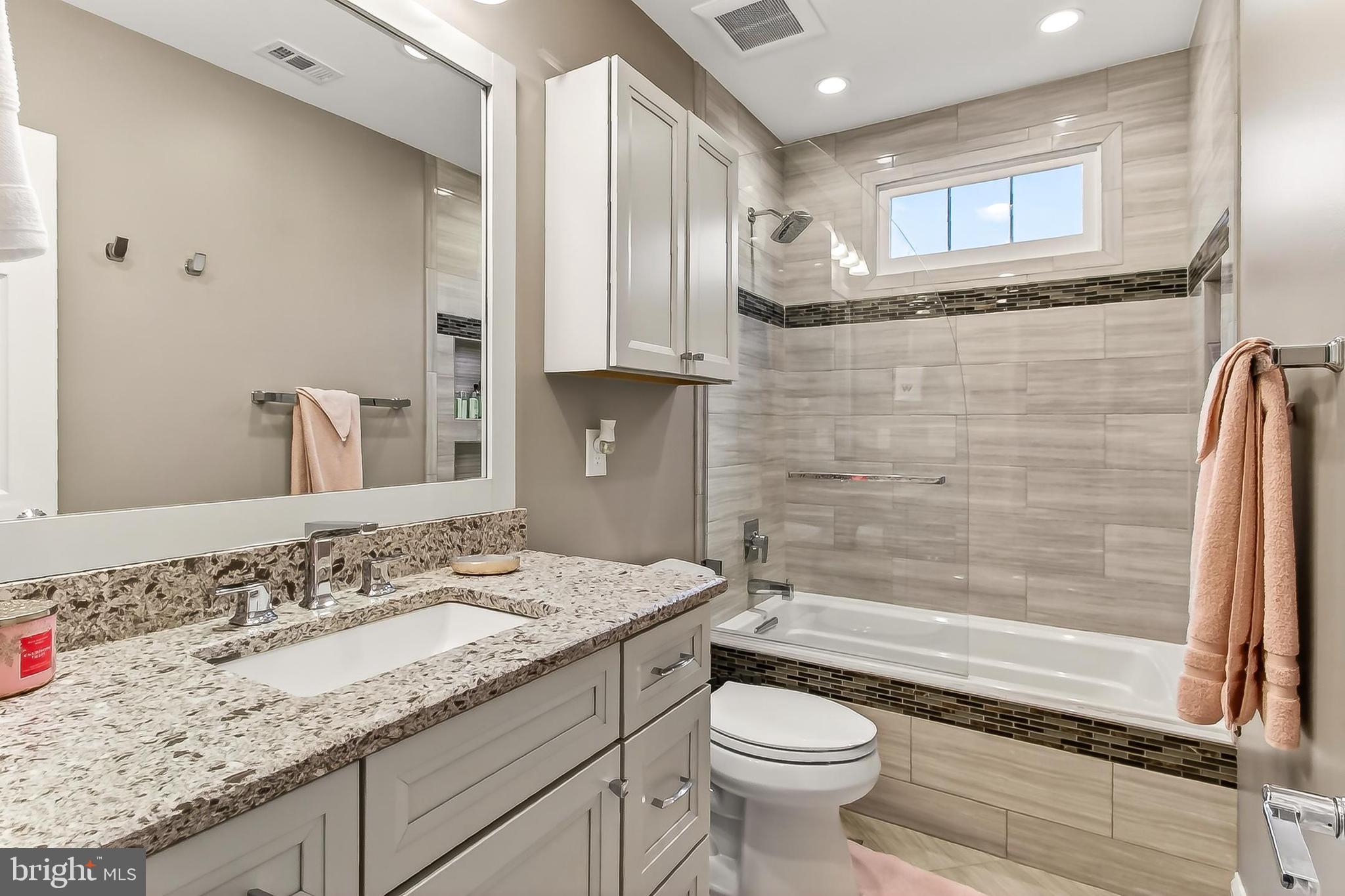 CROSSPOINTE - Residential