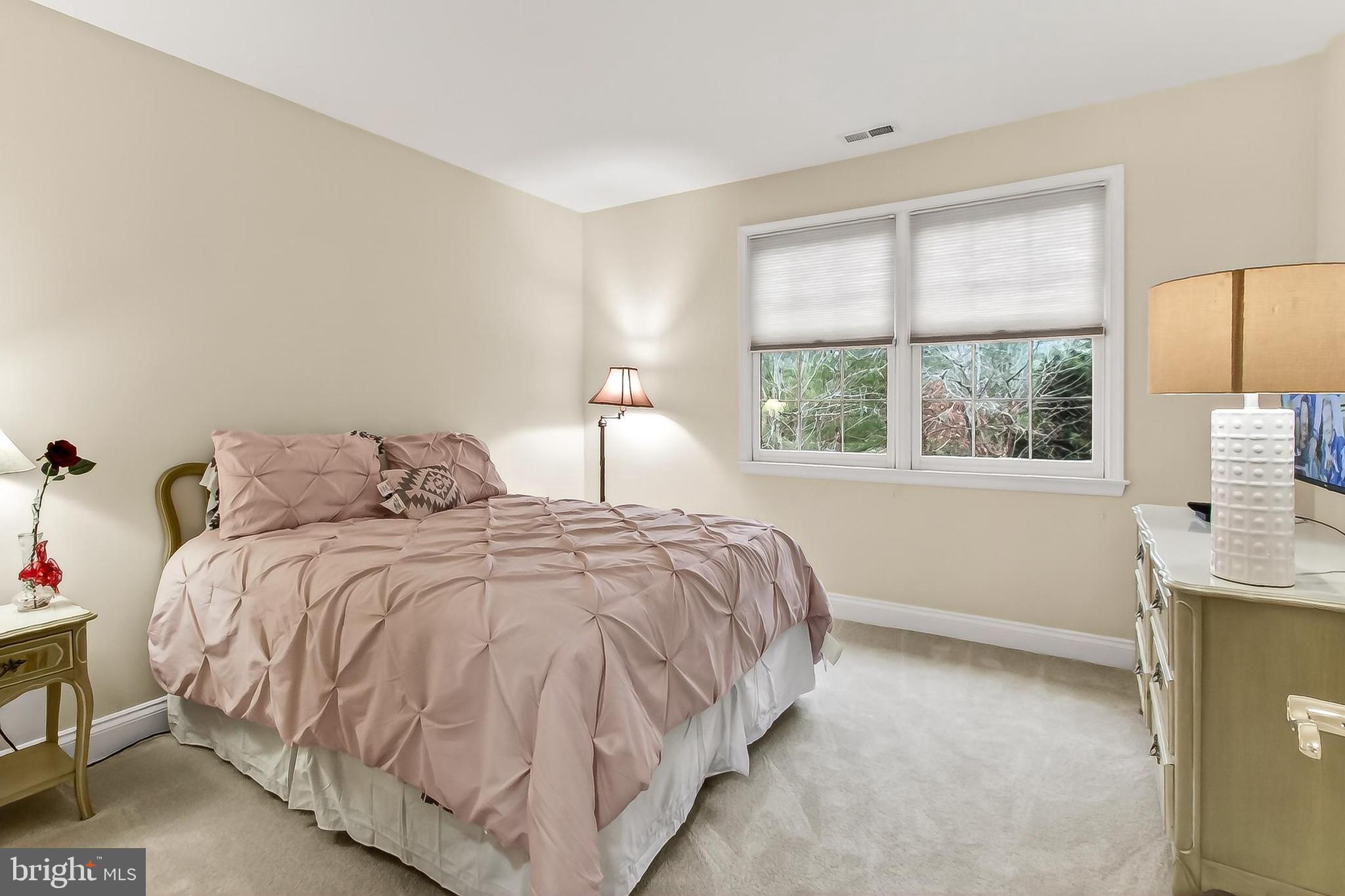 CROSSPOINTE - Residential