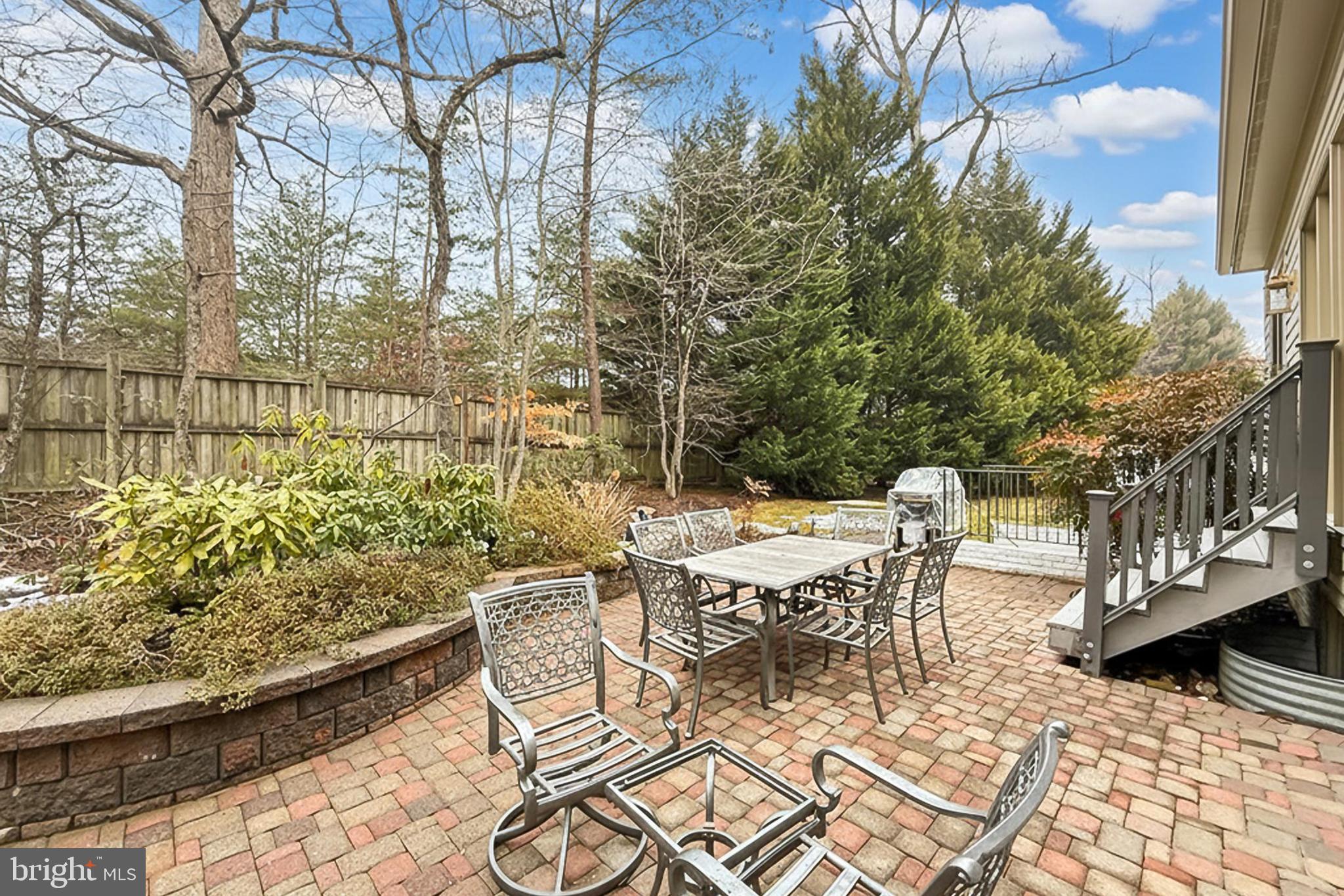 CROSSPOINTE - Residential