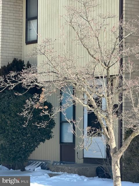 Photo of 923 Jamestown Road, EAST WINDSOR, NJ 08520 (MLS # NJME2072262)