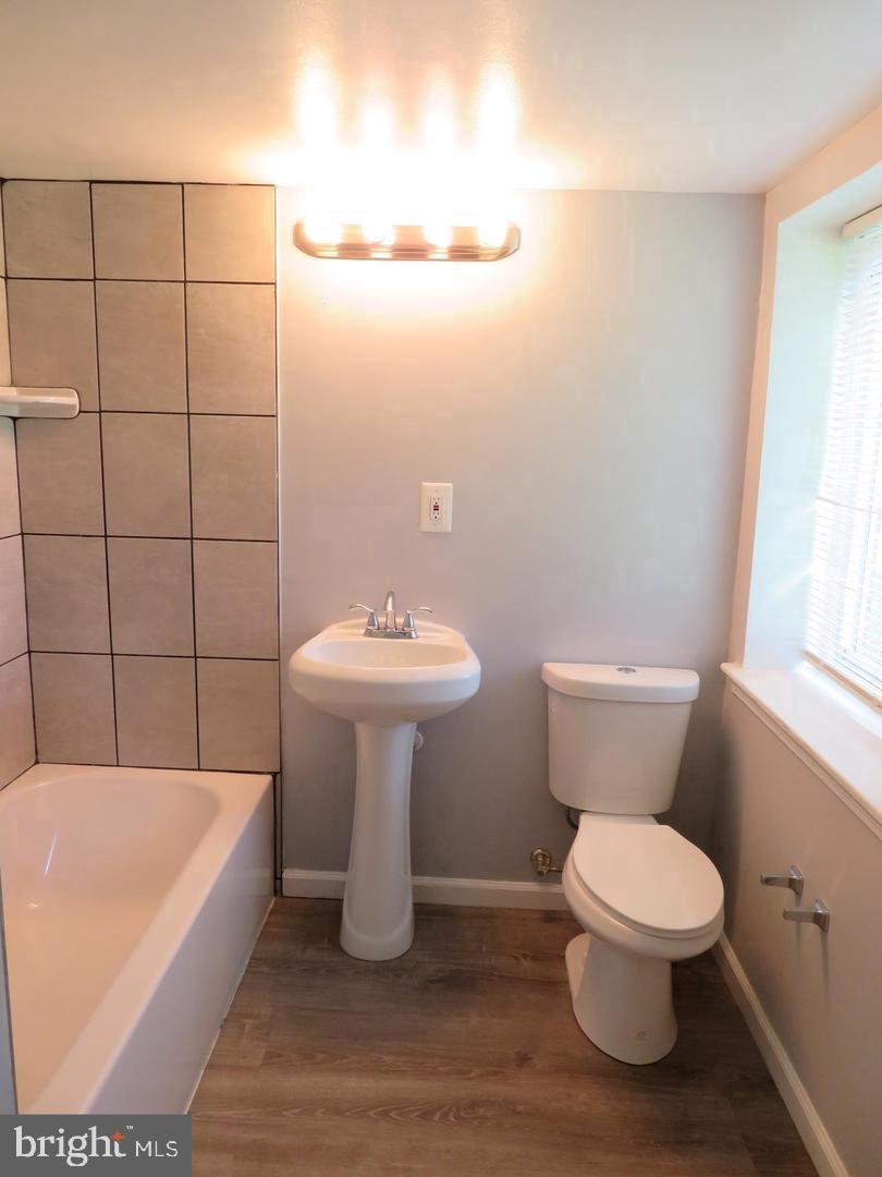 FRENCHMANS CREEK - Residential Lease