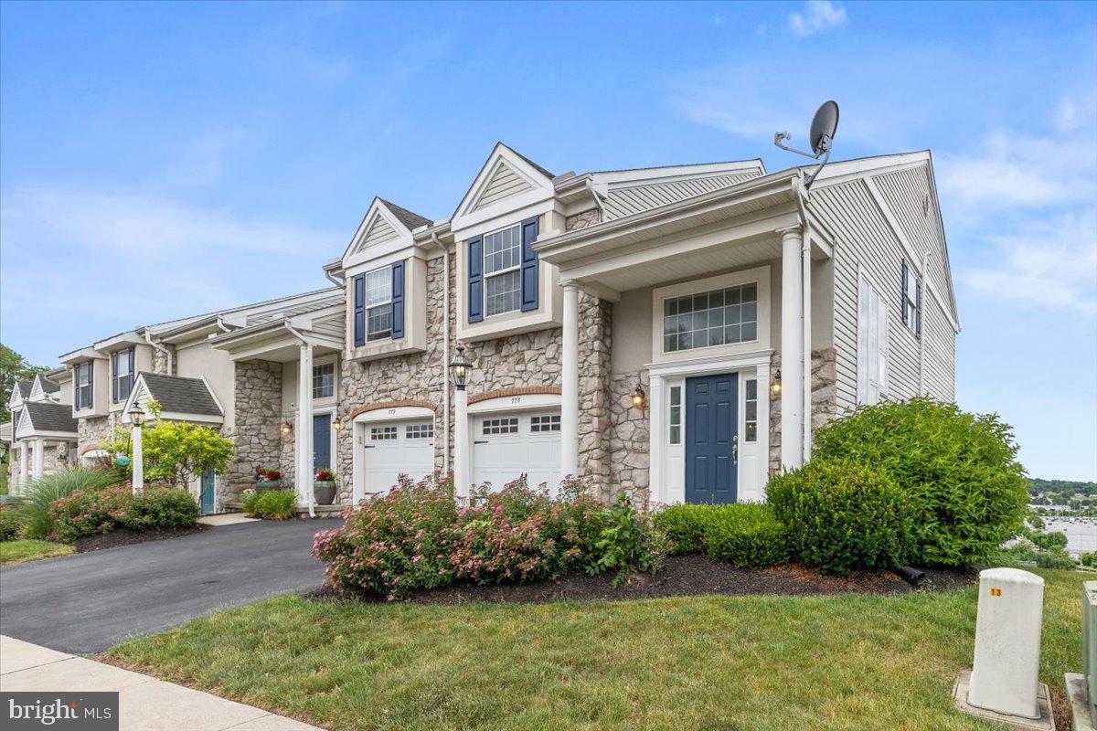 777 OAK LEAF LANE