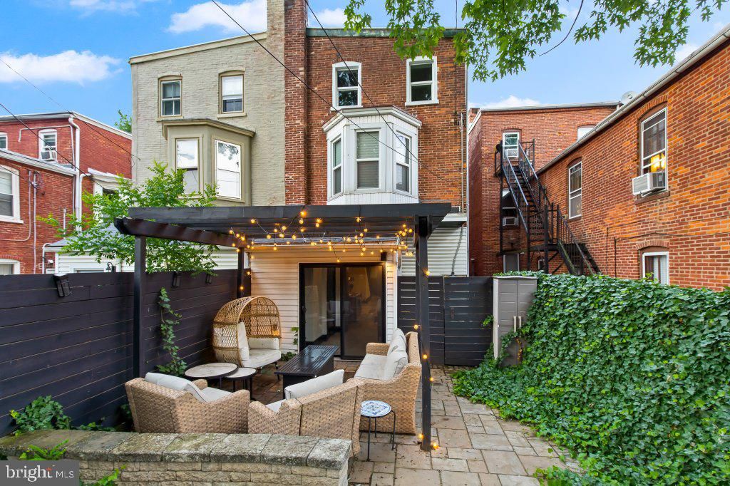 Photo of 656 W Chestnut Street, Lancaster, PA 17603 (MLS # PALA2051776)