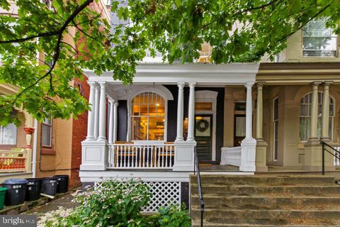 Photo of 656 W Chestnut Street, Lancaster, PA 17603 (MLS # PALA2051776)
