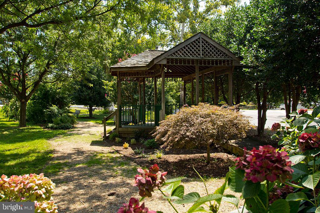 MAGOTHY BEACH - Residential