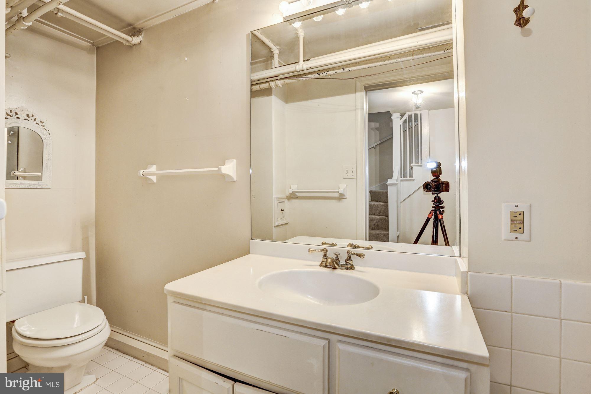 WESTMORELAND HILLS - Residential Lease