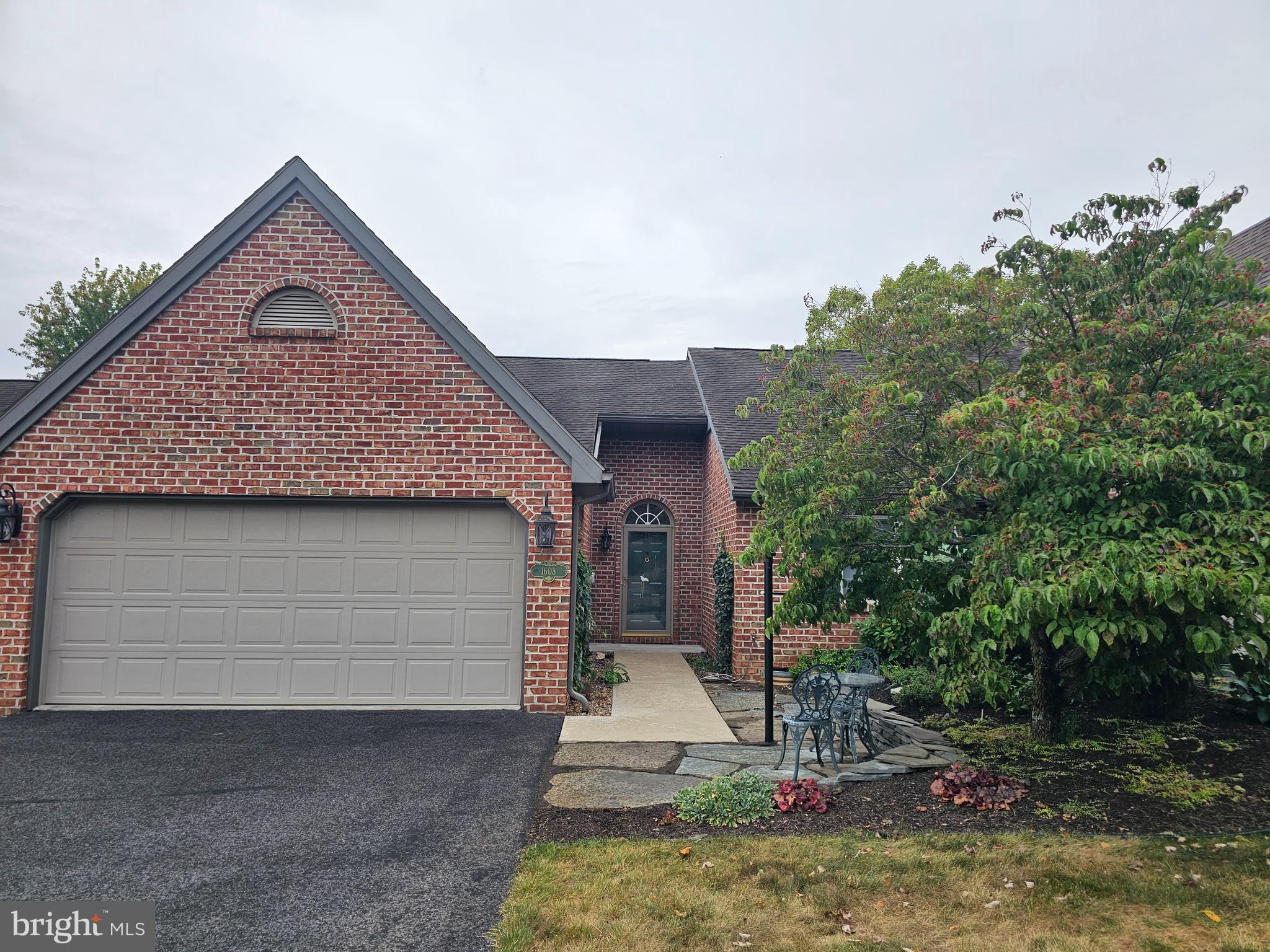 Great location near Falling Spring! Main Floor duplex living with 2 bedrooms and 2 baths. Desirable quiet neighborhood but close to shopping and I-81. Low HOA includes lawn care and snow removal. An addition was added in 2018 that is a beautiful all season room or would make a great office. Master bathroom remodel in 2023. New flooring was installed in most of the house in 2023 also. All appliances convey and ceiling fans throughout the home. Immediate possession available. Make this home yours today!