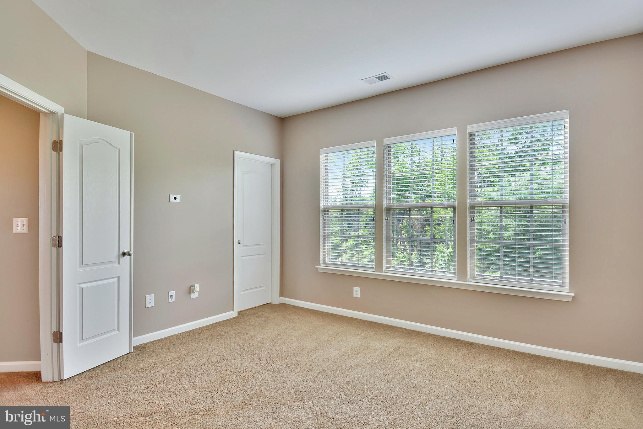 POTOMAC OVERLOOK CONDO - Residential Lease