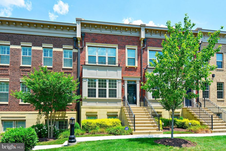 Turnkey home in National Harbor.  This Severn model offers 4 finished levels, 2500+ SQ FT, with a 2 garage.  Huge eat-in kitchen w/island and stainless steel appliances, granite counter tops, tons of storage, hardwood floors, gorgeous back splash and double oven.  3 bedrooms with own bath and walk-in closets, 4th level patio and wet bar.  Available rent w/option to purchase.