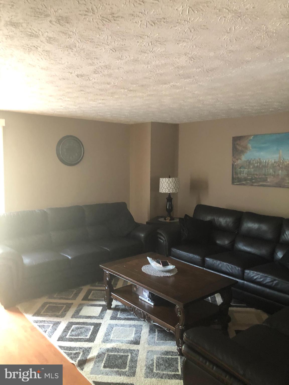 OAK POND TOWNHOU - Residential