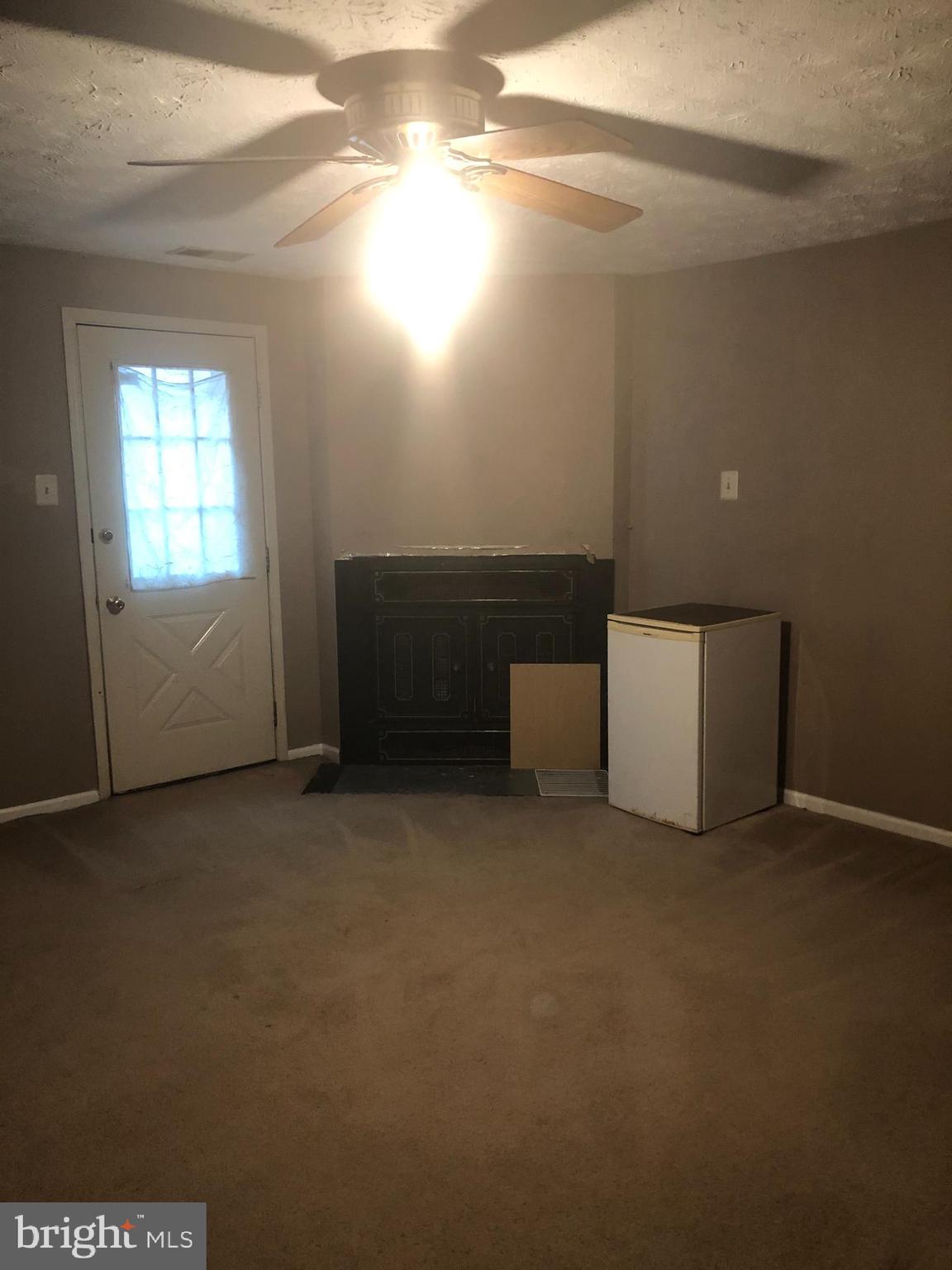 OAK POND TOWNHOU - Residential