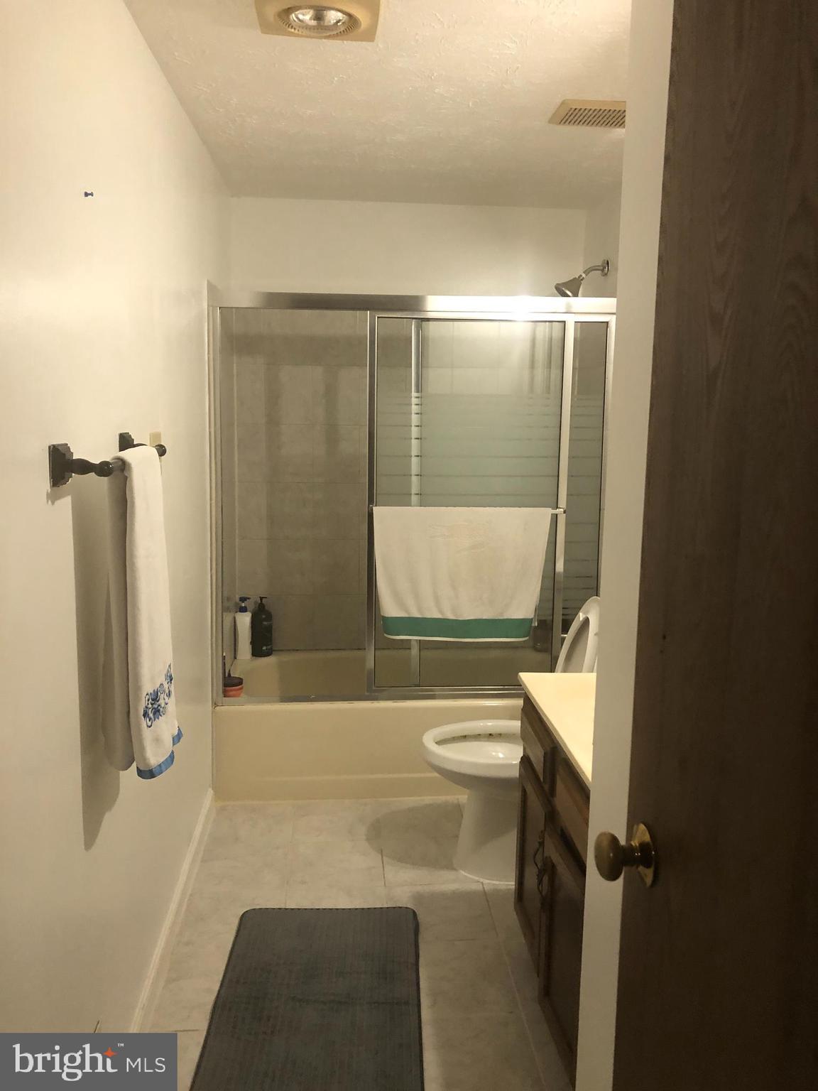 OAK POND TOWNHOU - Residential