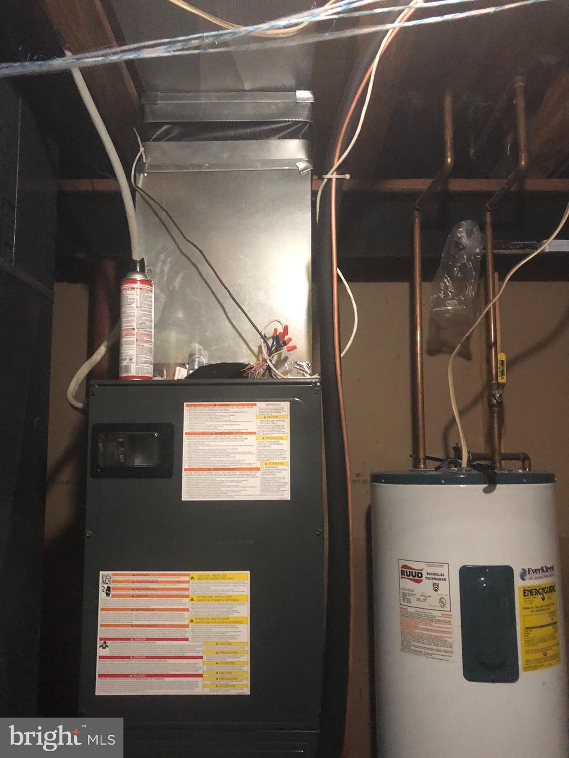 OAK POND TOWNHOU - Residential