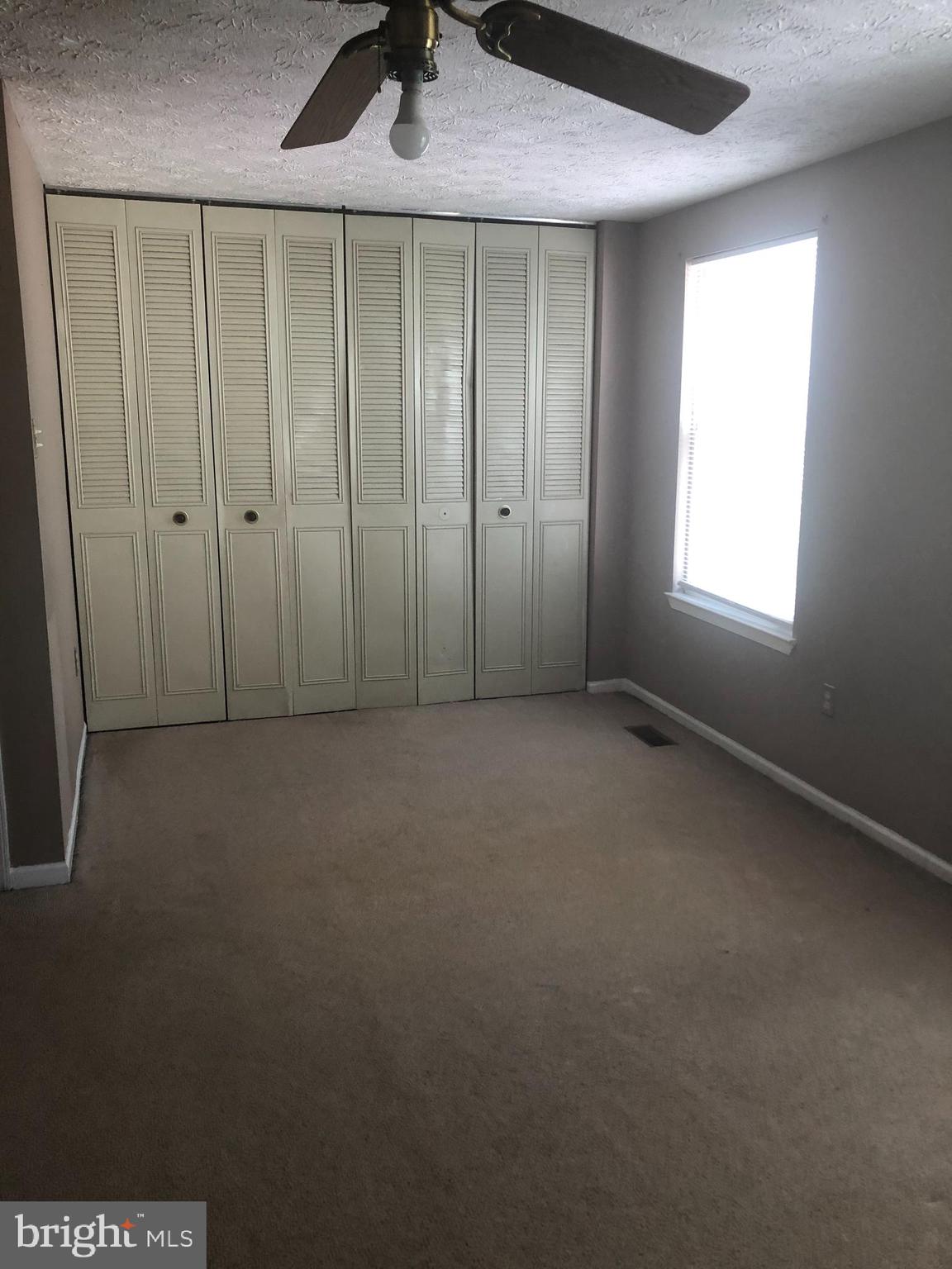 OAK POND TOWNHOU - Residential