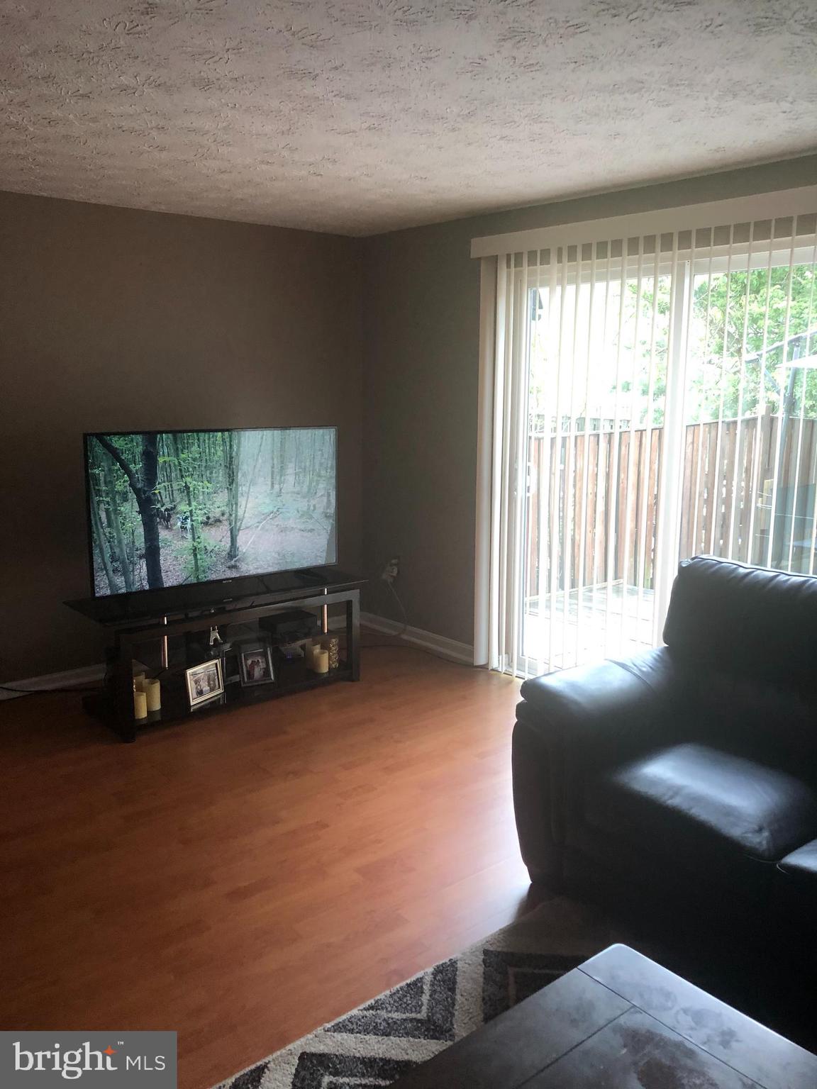 OAK POND TOWNHOU - Residential