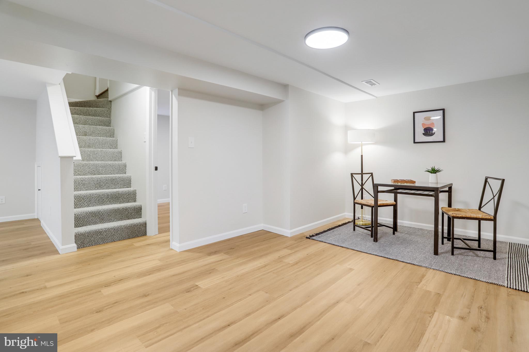 MUNSON HILL - Residential