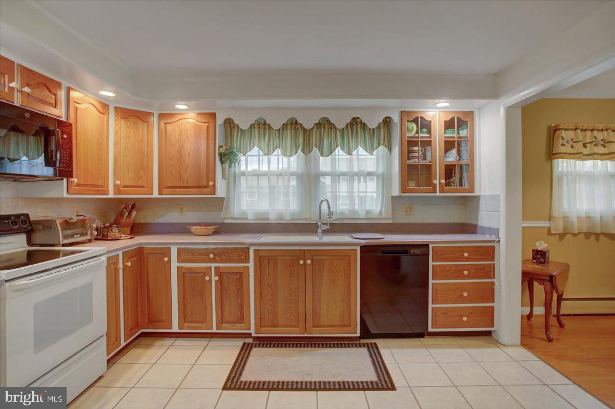 NORTH GUILFORD HILLS - Residential