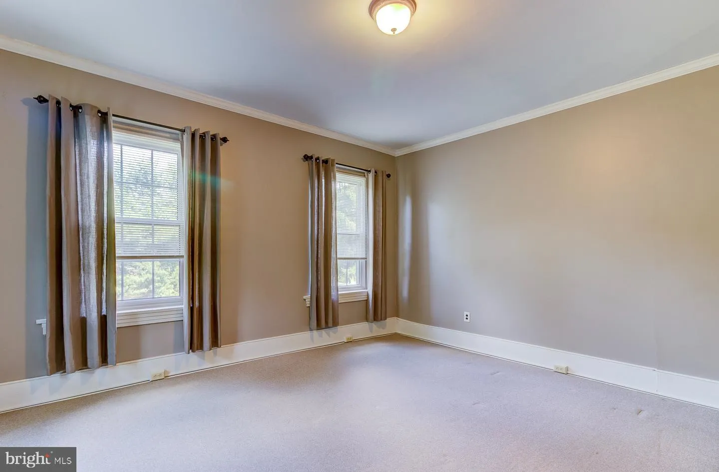 Lincoln University, Pennsylvania 19352, United States, 5 Bedrooms Bedrooms, ,2 BathroomsBathrooms,Residential,Pending,129341