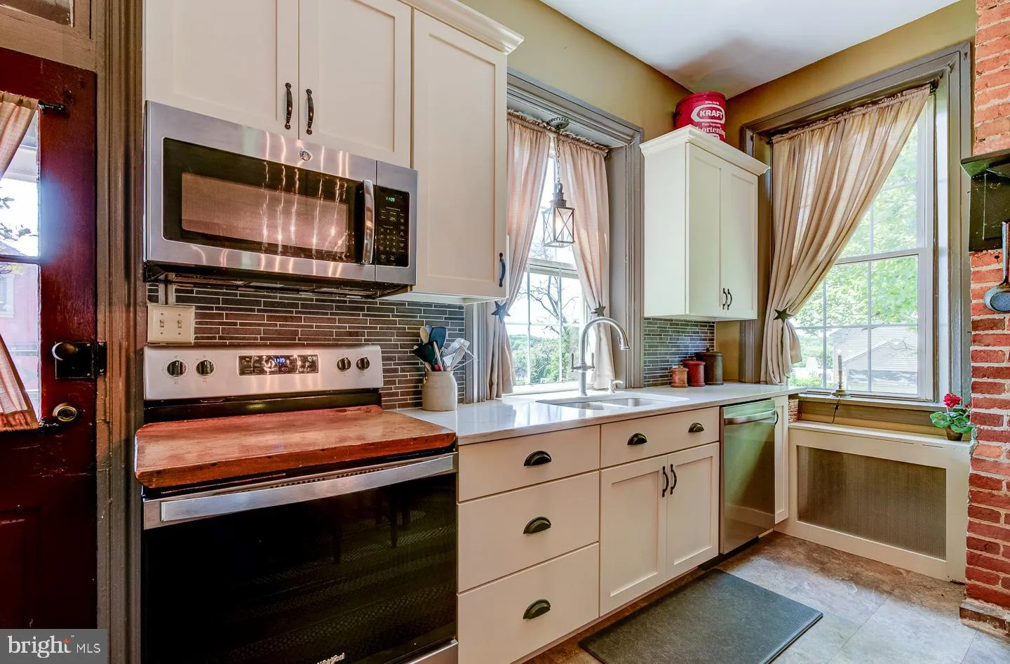 Lincoln University, Pennsylvania 19352, United States, 5 Bedrooms Bedrooms, ,2 BathroomsBathrooms,Residential,Pending,129341